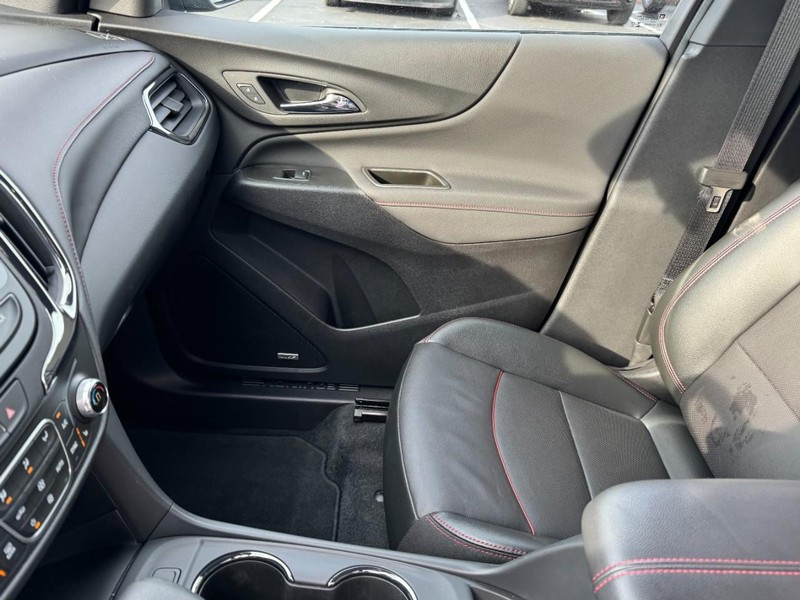 Chevrolet Equinox Vehicle Full-screen Gallery Image 13