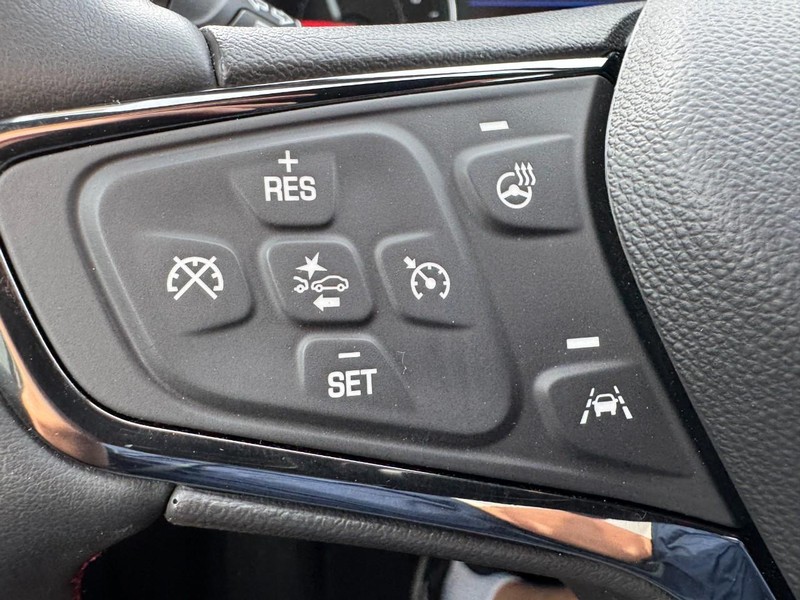 Chevrolet Equinox Vehicle Full-screen Gallery Image 16