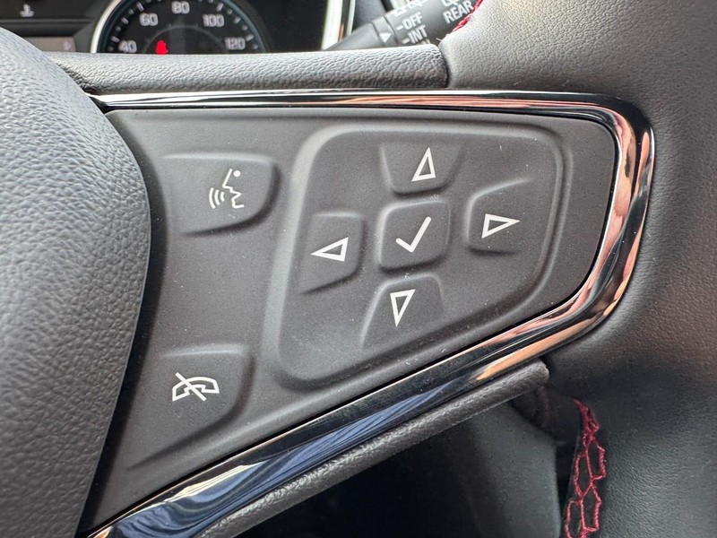 Chevrolet Equinox Vehicle Full-screen Gallery Image 17