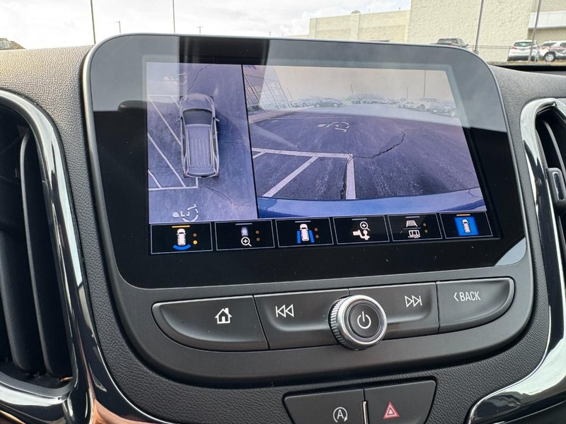 Chevrolet Equinox Vehicle Full-screen Gallery Image 20