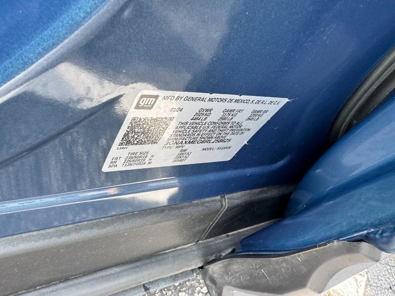 Chevrolet Equinox Vehicle Full-screen Gallery Image 23