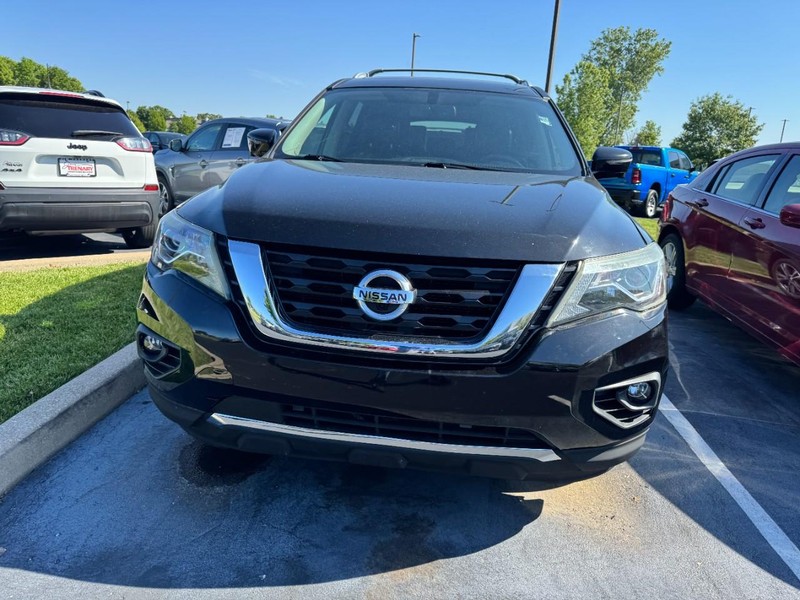 Nissan Pathfinder Vehicle Image 03