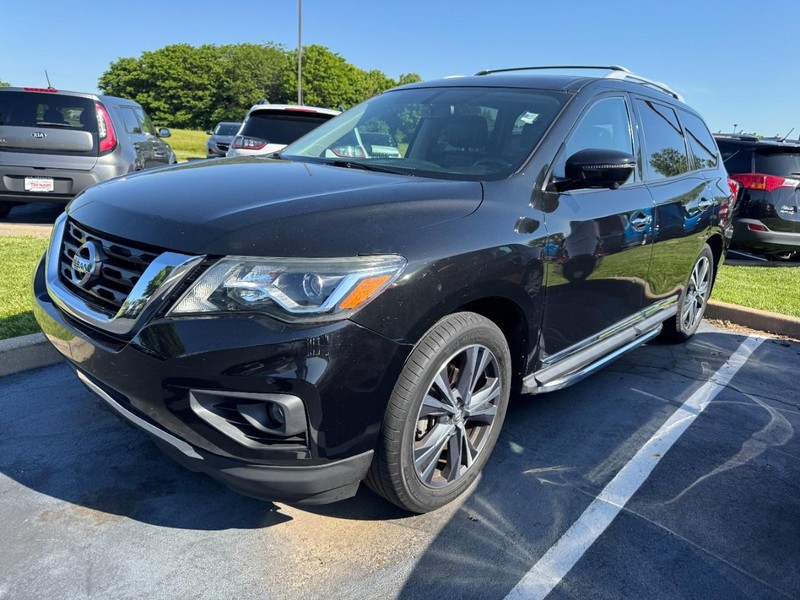 Nissan Pathfinder Vehicle Image 04