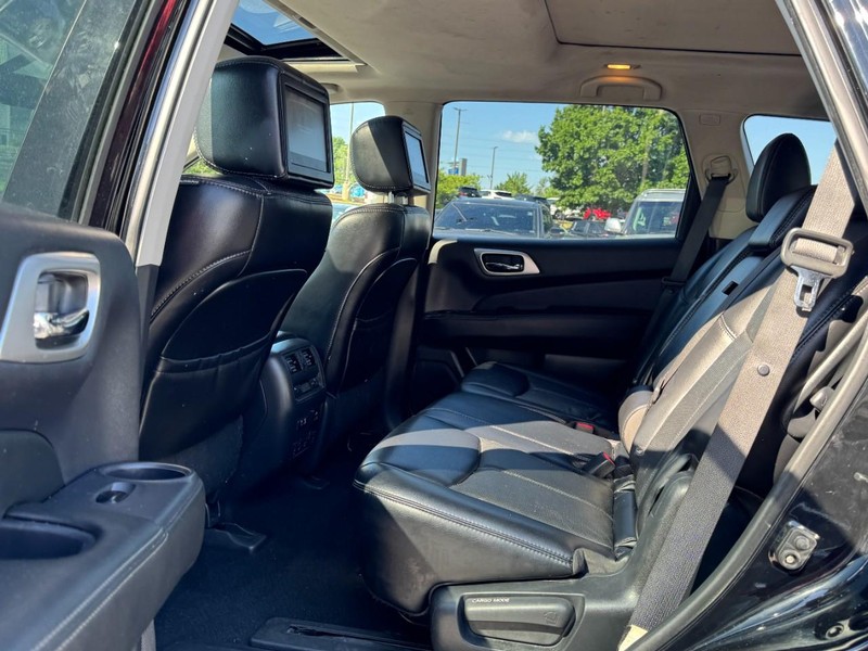 Nissan Pathfinder Vehicle Image 10