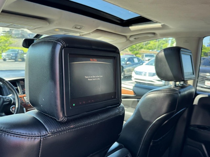 Nissan Pathfinder Vehicle Image 11
