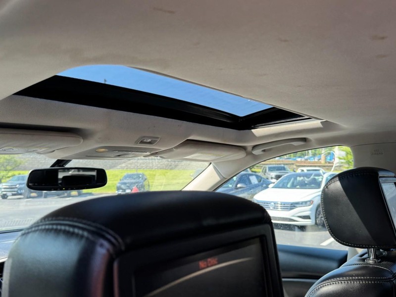 Nissan Pathfinder Vehicle Image 12