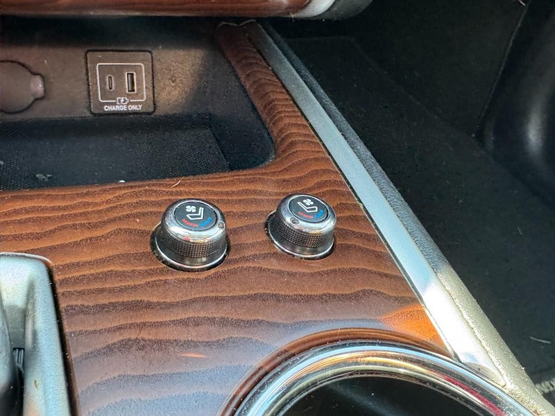 Nissan Pathfinder Vehicle Image 19