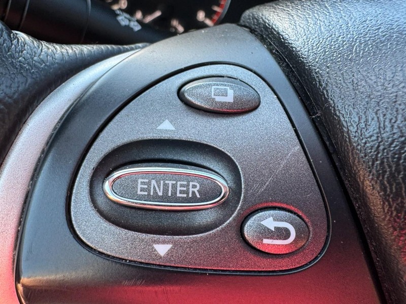 Nissan Pathfinder Vehicle Image 20