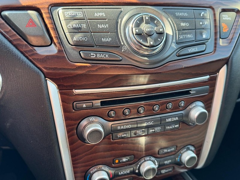 Nissan Pathfinder Vehicle Image 22