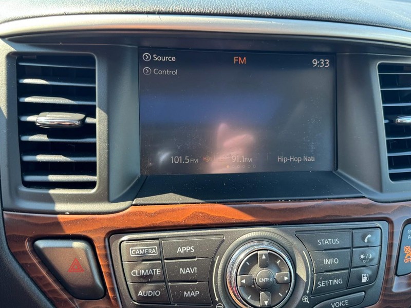 Nissan Pathfinder Vehicle Image 23