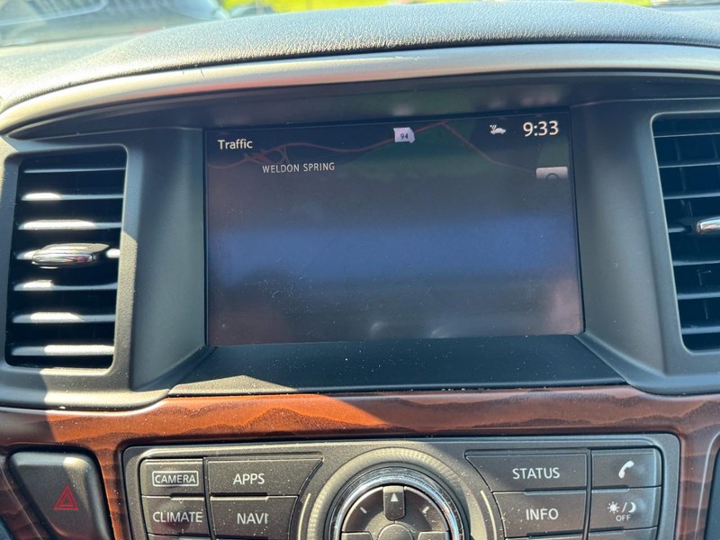 Nissan Pathfinder Vehicle Image 24