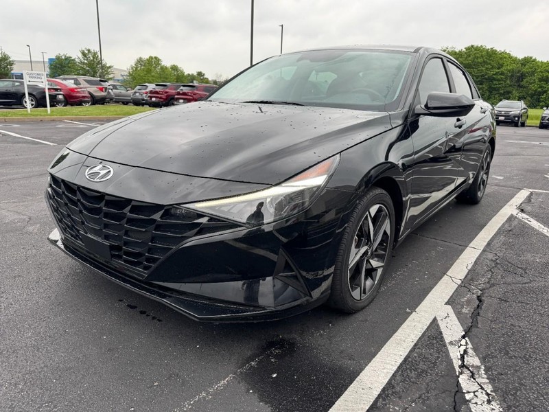 Hyundai Elantra Vehicle Image 08