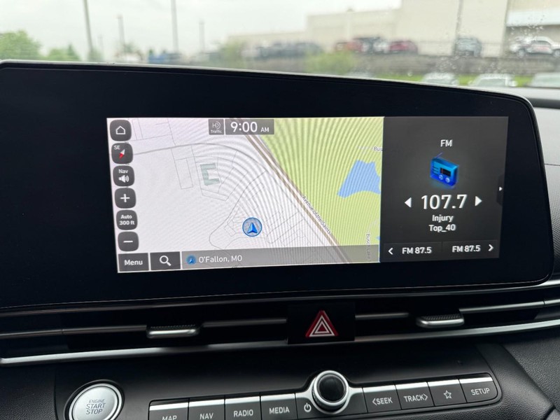 Hyundai Elantra Vehicle Image 20