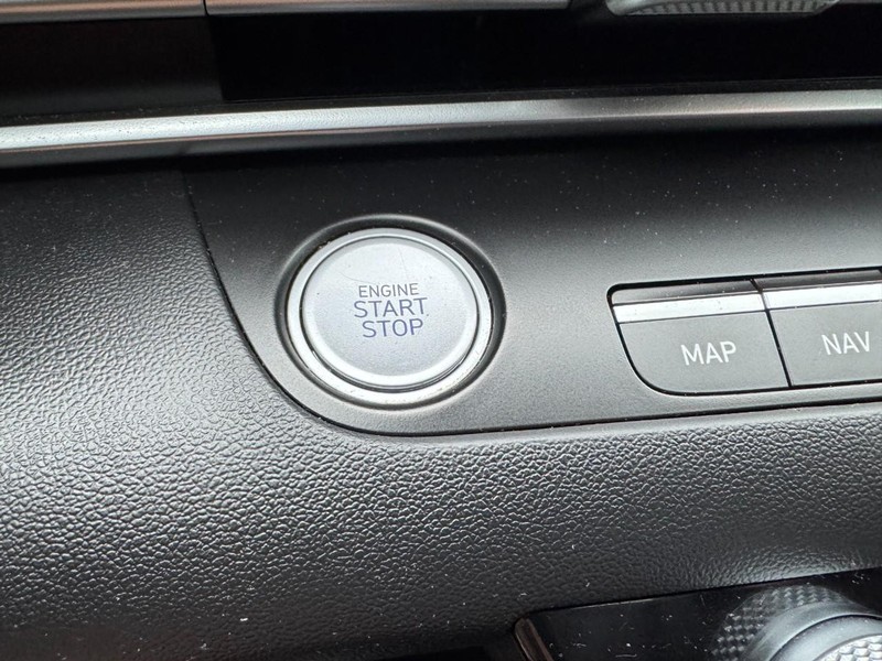 Hyundai Elantra Vehicle Image 22