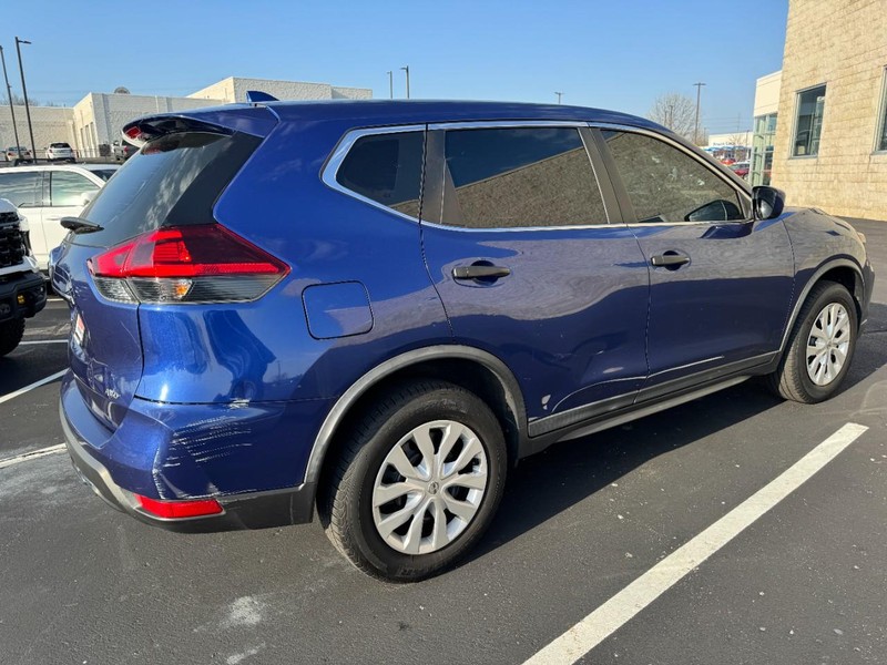 Nissan Rogue Vehicle Image 04