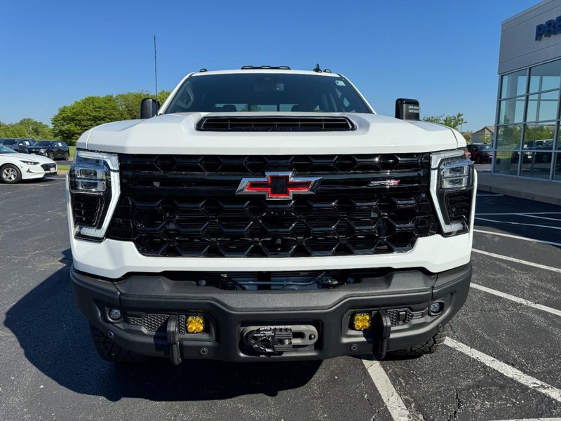 Chevrolet Silverado 2500HD Vehicle Image 09