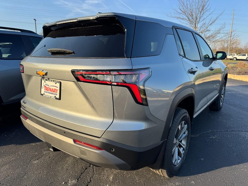 Chevrolet Equinox Vehicle Image 03