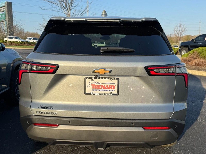 Chevrolet Equinox Vehicle Image 04