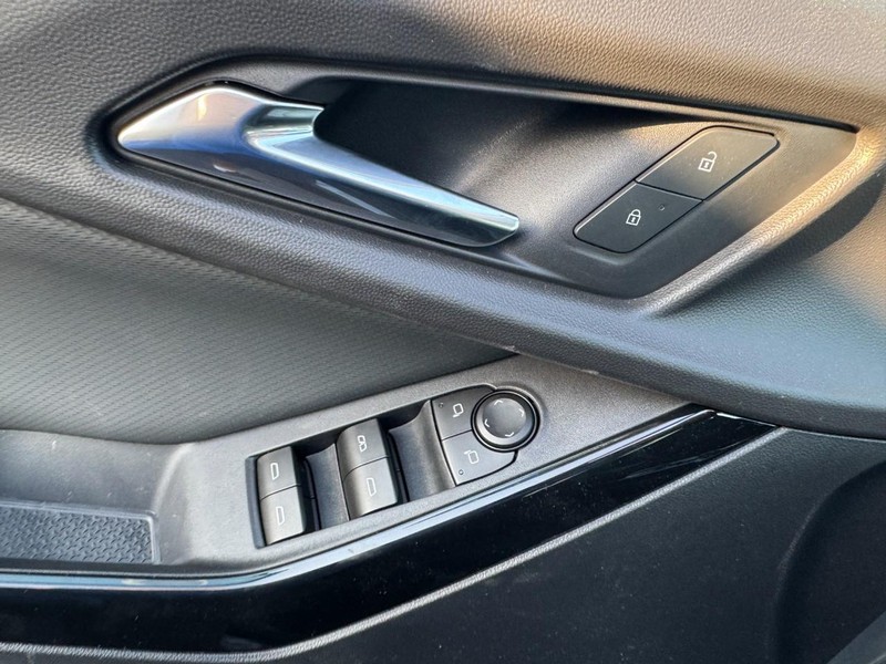 Chevrolet Equinox Vehicle Image 08