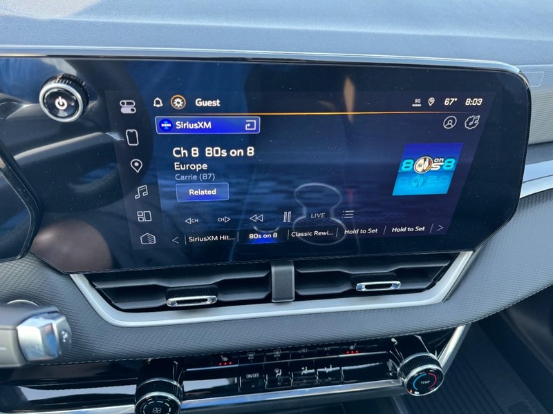 Chevrolet Equinox Vehicle Image 12