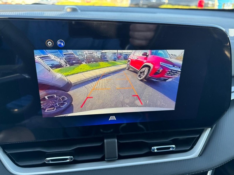 Chevrolet Equinox Vehicle Image 14