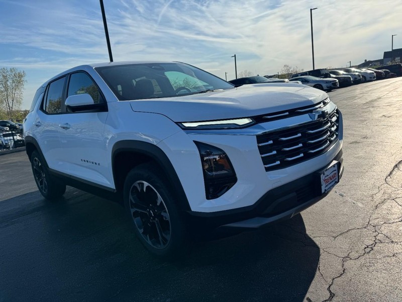 Chevrolet Equinox Vehicle Image 02