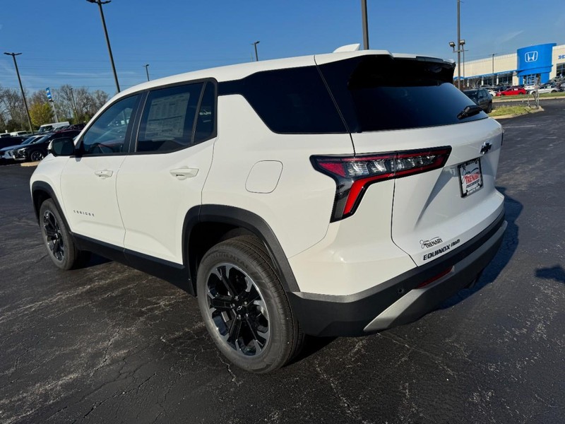 Chevrolet Equinox Vehicle Image 05