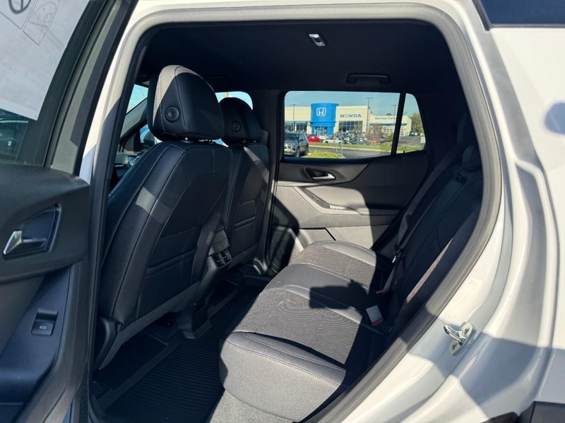 Chevrolet Equinox Vehicle Image 07