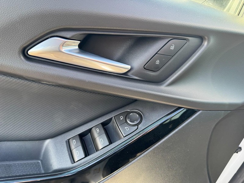 Chevrolet Equinox Vehicle Image 10