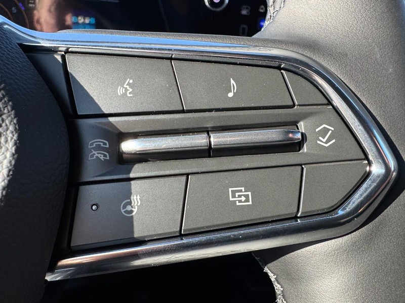 Chevrolet Equinox Vehicle Image 12