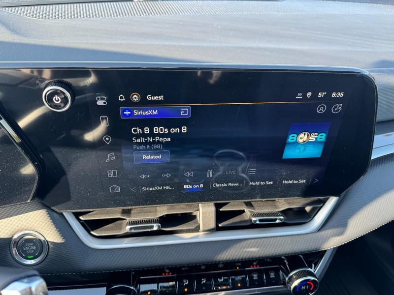 Chevrolet Equinox Vehicle Image 14