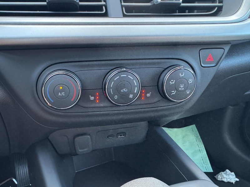 Chevrolet Trax Vehicle Image 11