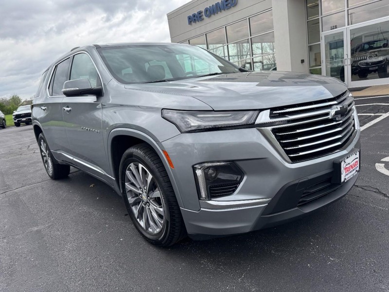 Chevrolet Traverse Vehicle Image 02