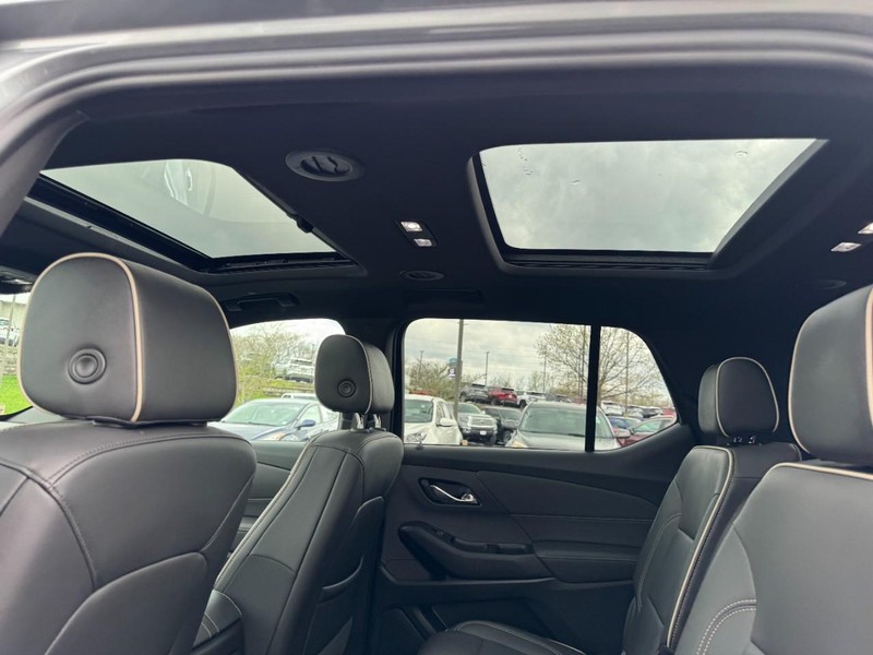 Chevrolet Traverse Vehicle Image 11