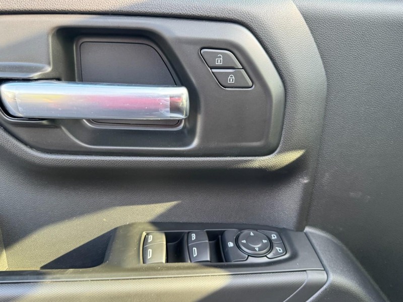 Chevrolet Silverado 1500 Vehicle Image 12