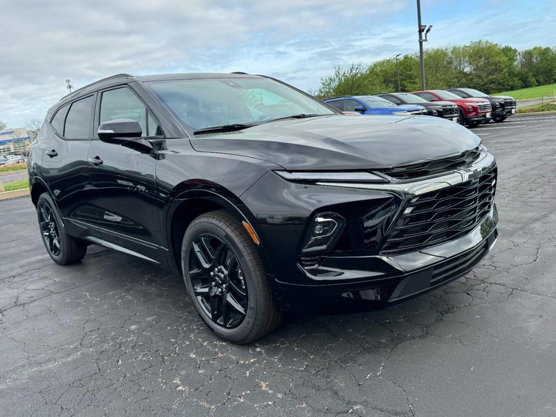 Chevrolet Blazer Vehicle Image 02