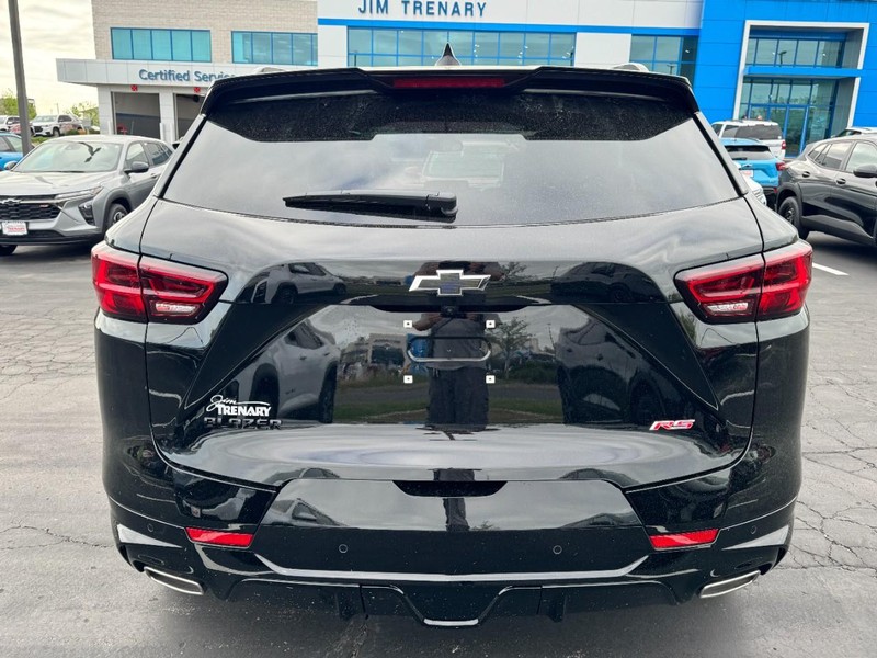 Chevrolet Blazer Vehicle Image 04