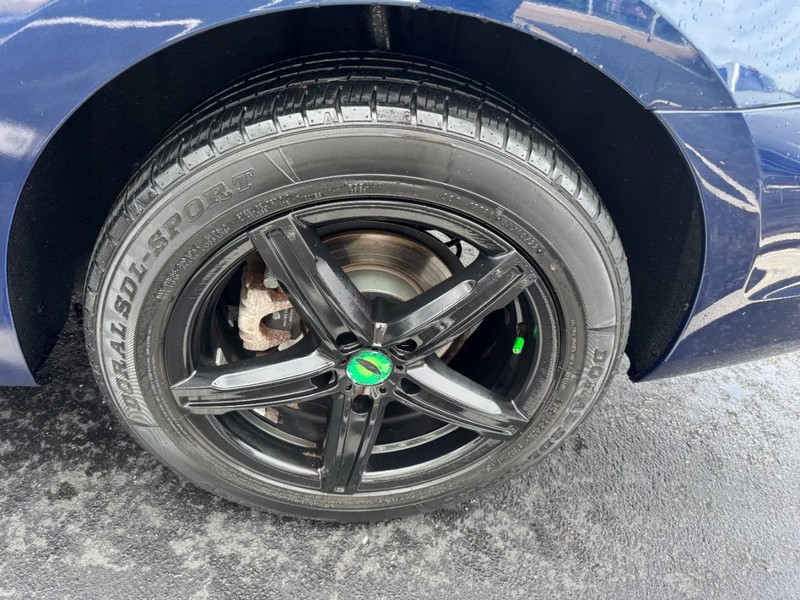 Volkswagen Jetta Sedan Vehicle Image 07