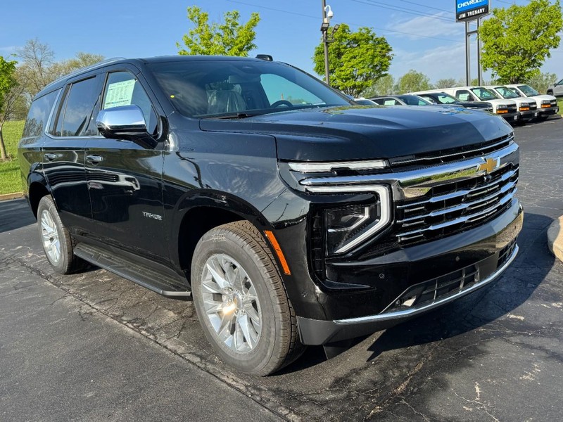 Chevrolet Tahoe Vehicle Image 02