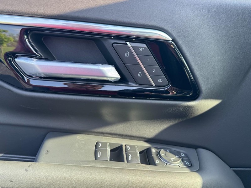Chevrolet Tahoe Vehicle Image 10