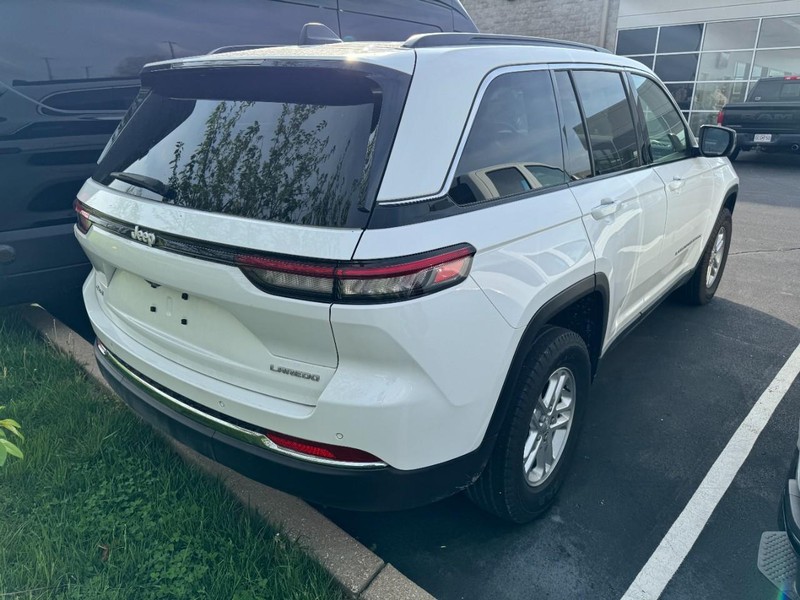 Jeep Grand Cherokee Vehicle Image 03