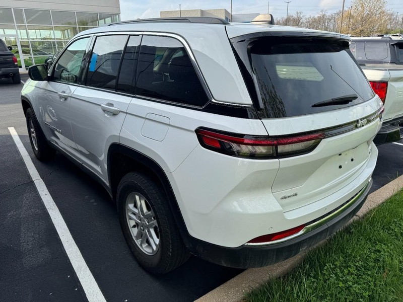 Jeep Grand Cherokee Vehicle Image 04