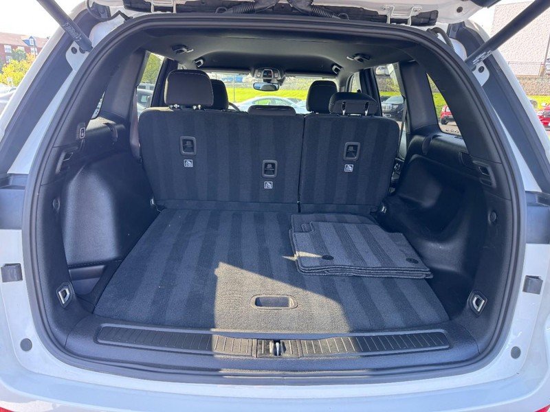 Jeep Grand Cherokee Vehicle Image 06