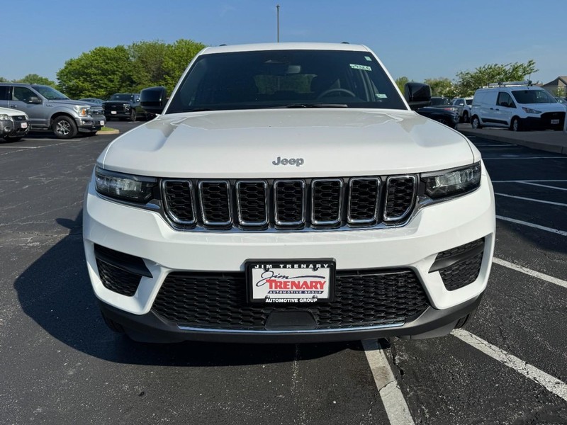 Jeep Grand Cherokee Vehicle Image 09