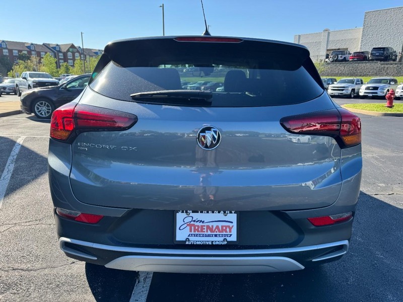 Buick Encore GX Vehicle Full-screen Gallery Image 02