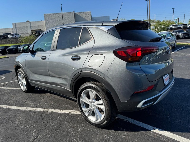 Buick Encore GX Vehicle Full-screen Gallery Image 03
