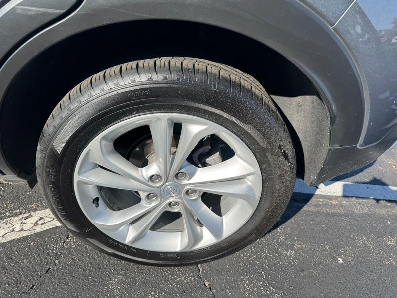 Buick Encore GX Vehicle Full-screen Gallery Image 05