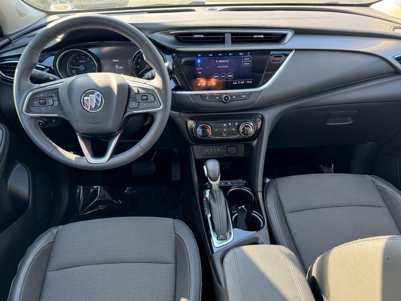 Buick Encore GX Vehicle Full-screen Gallery Image 09