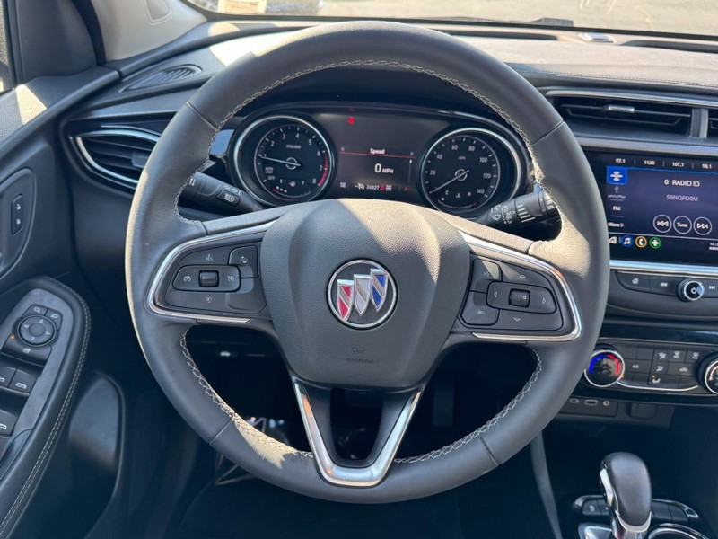 Buick Encore GX Vehicle Full-screen Gallery Image 10