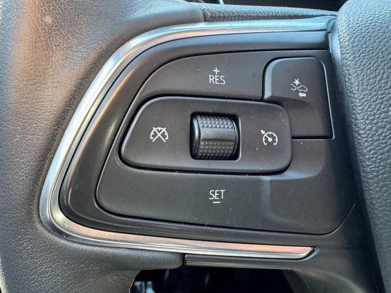 Buick Encore GX Vehicle Full-screen Gallery Image 14